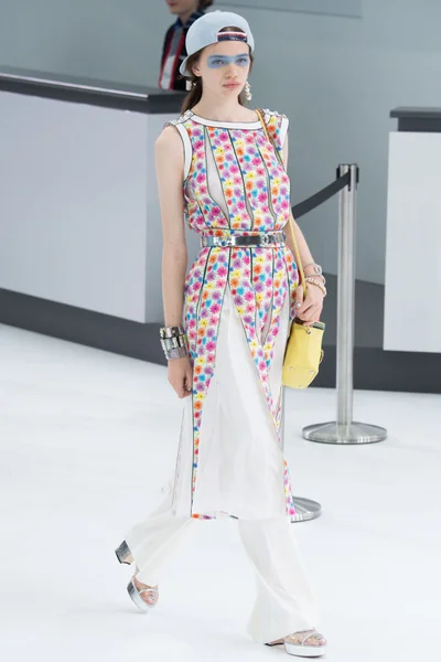 Look 70